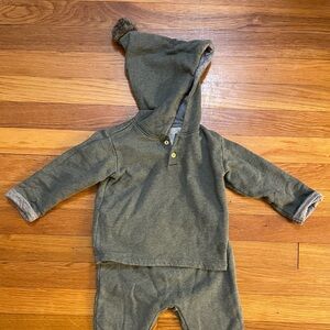 H&M Green Baby Set with Pom Pom Hood